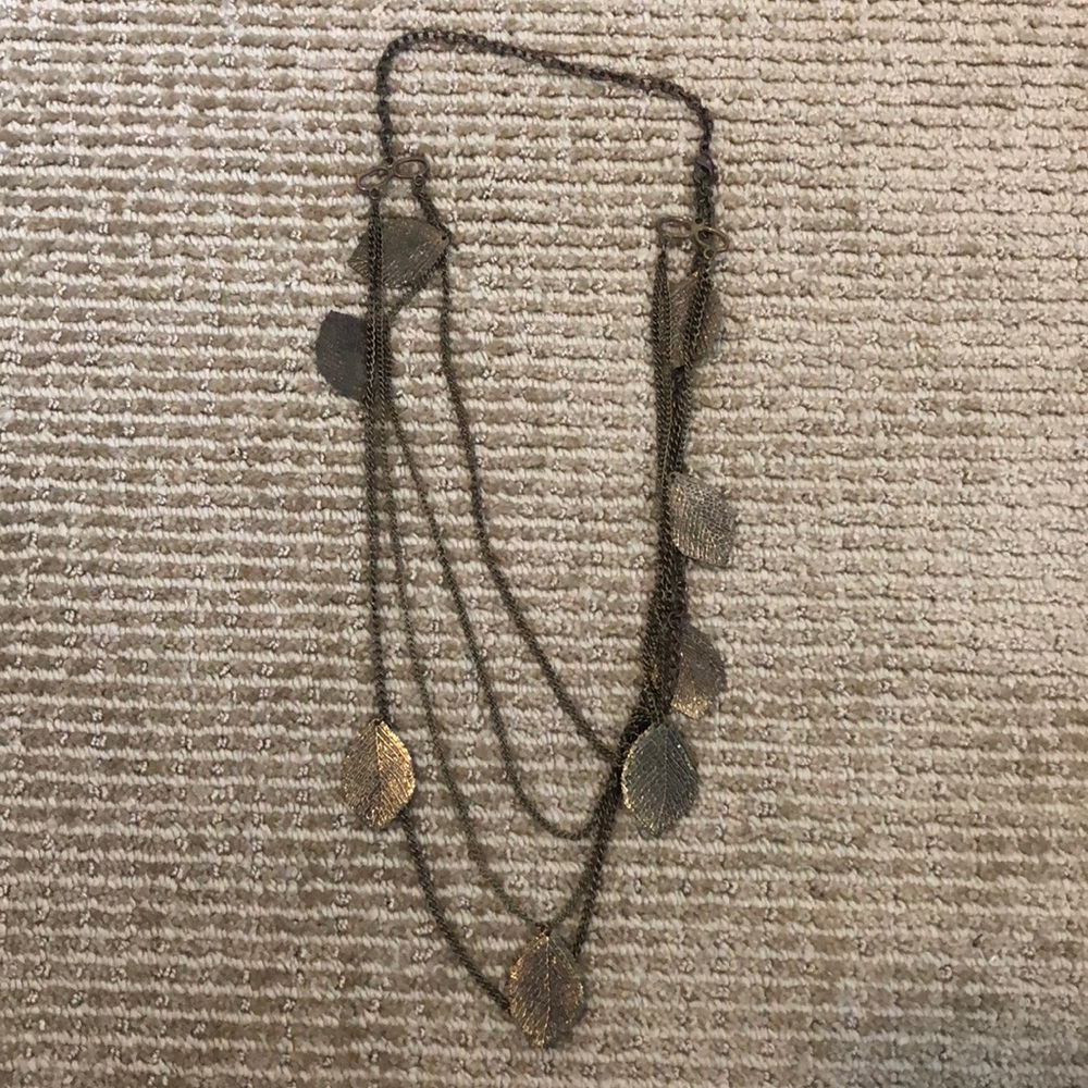 Beautiful leaf metal necklace🌿🍃